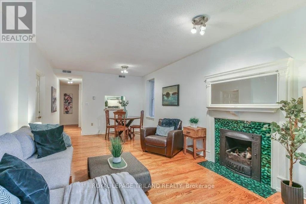 101 - 285 QUEENS AVENUE, #101