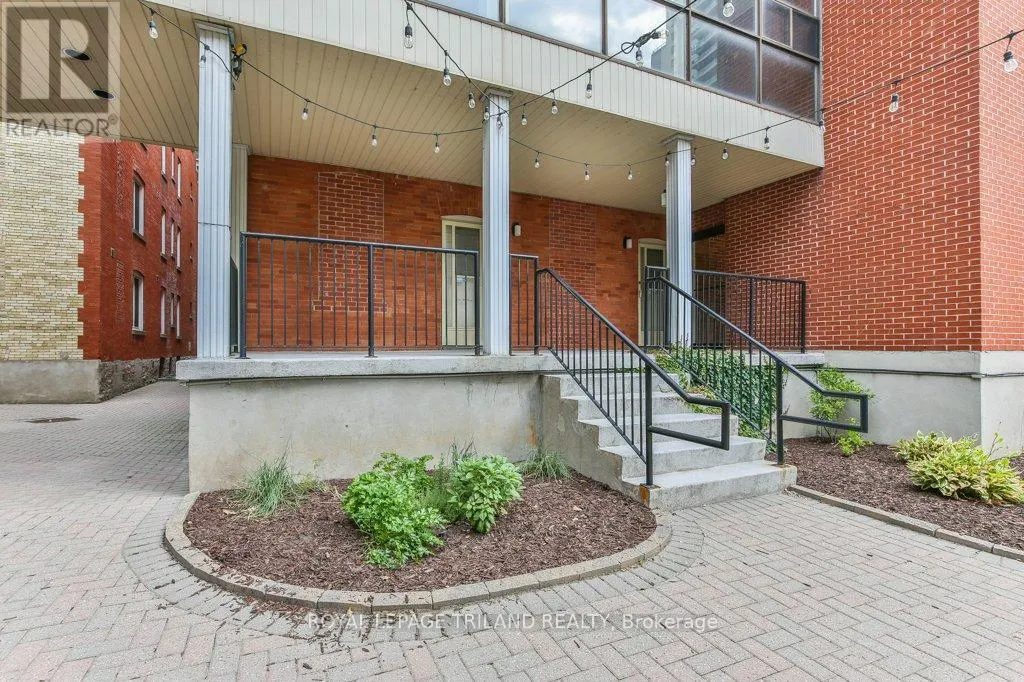 101 - 285 QUEENS AVENUE, #101
