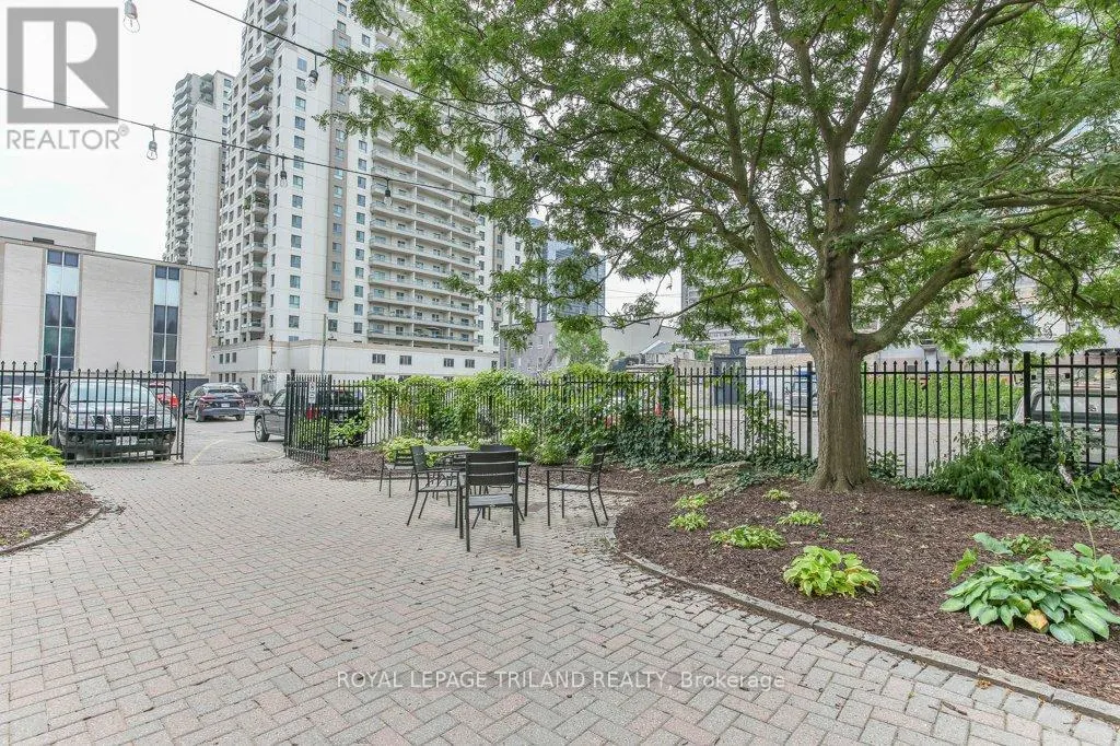 101 - 285 QUEENS AVENUE, #101