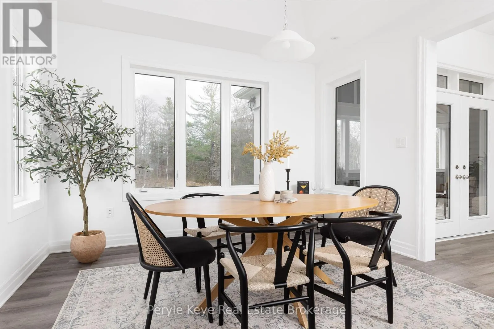 30 DYER CRESCENT