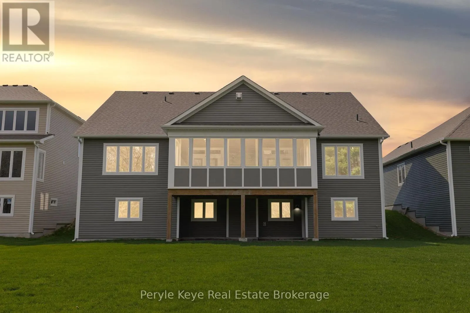 30 DYER CRESCENT