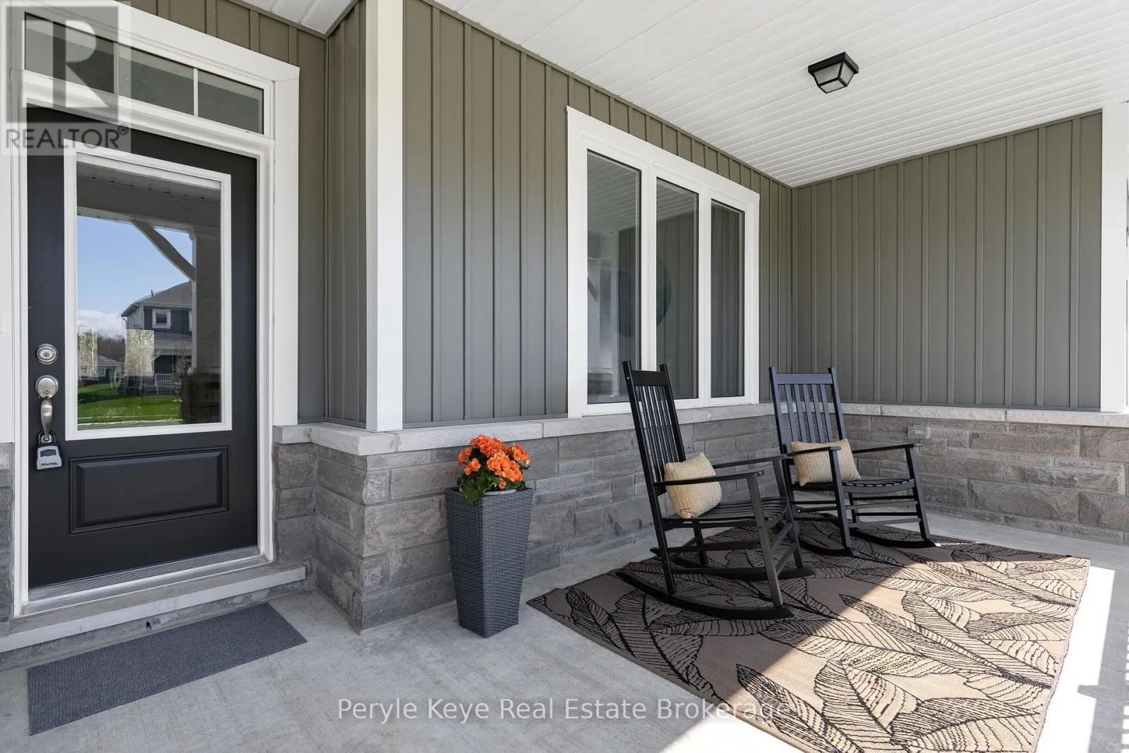 30 DYER CRESCENT