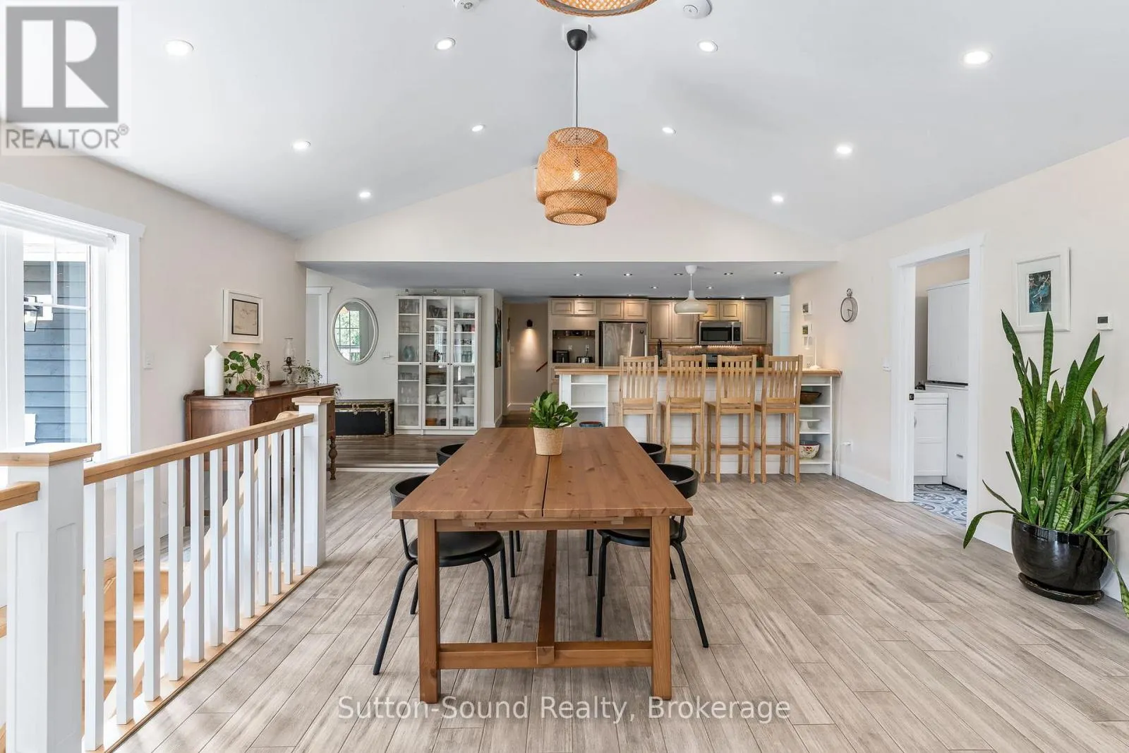 87 MEADOWLAND ROAD