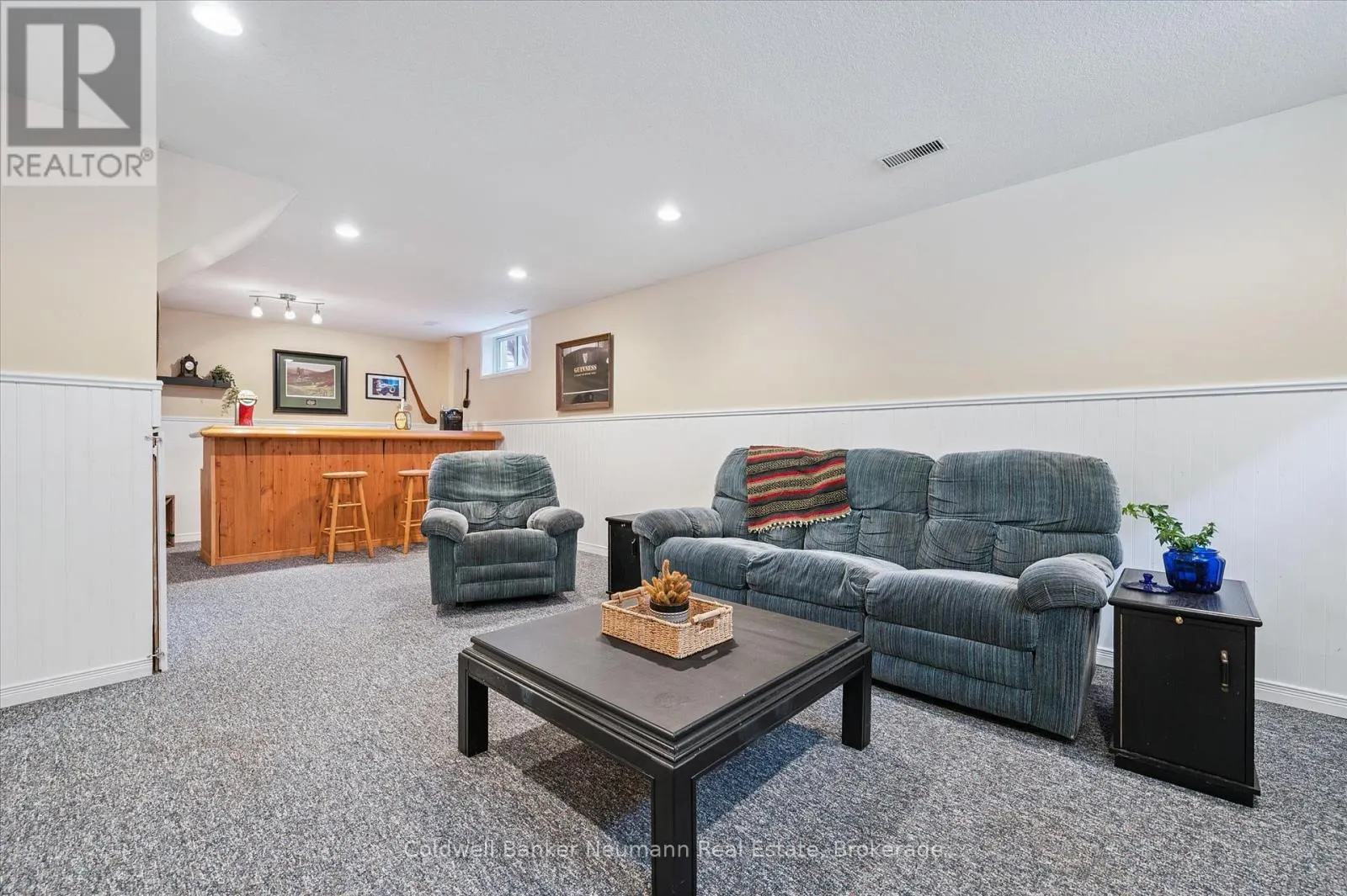 56 HAYWARD CRESCENT