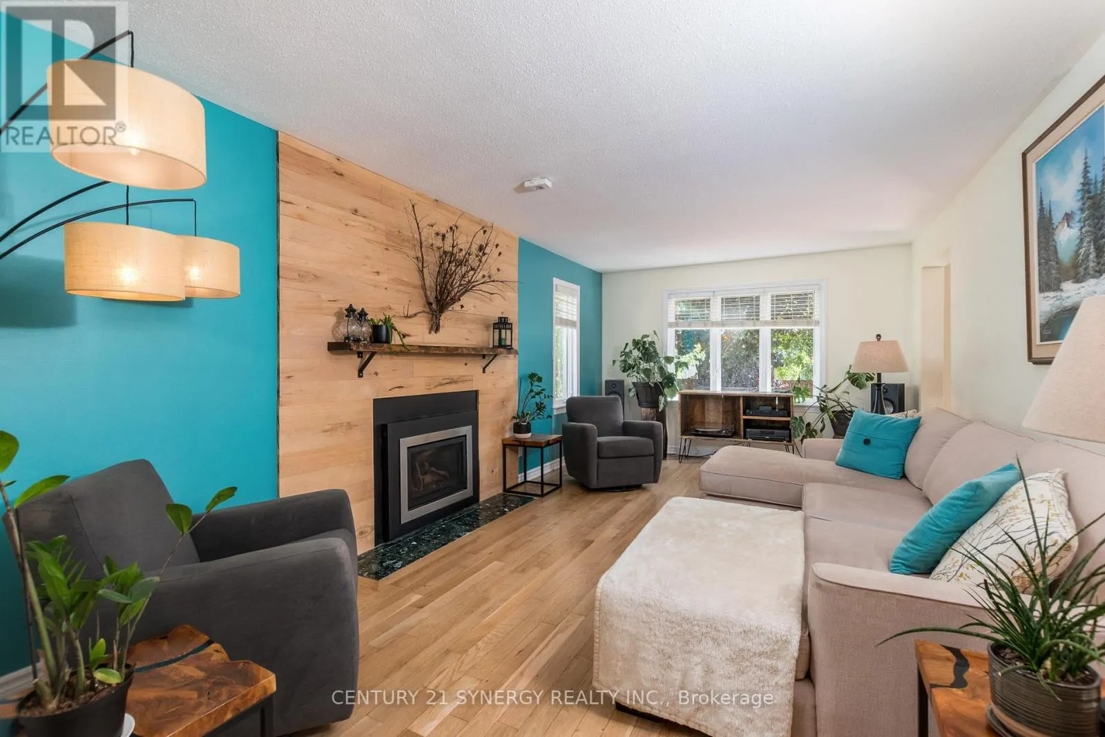 249 MARKLAND CRESCENT E