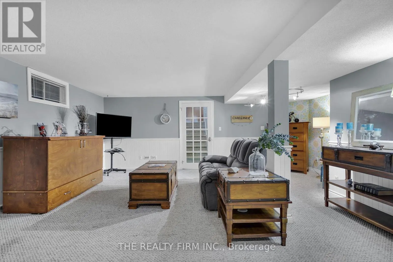 952 EAGLE CRESCENT