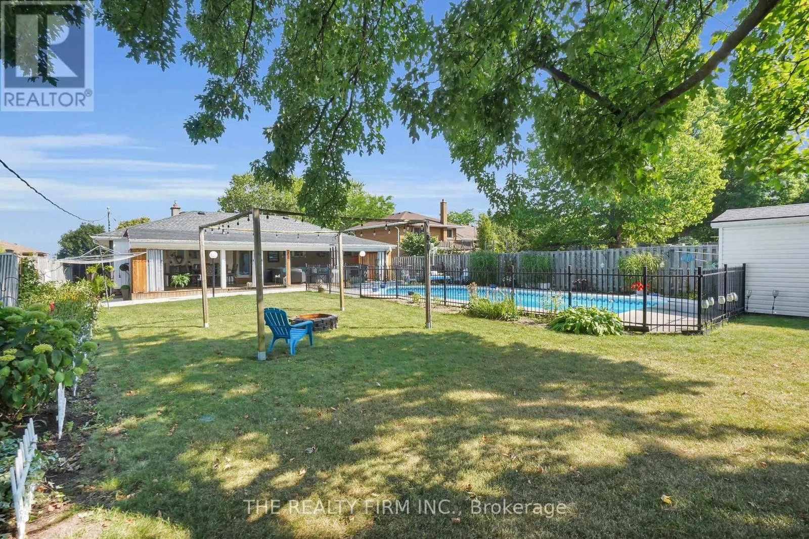 952 EAGLE CRESCENT