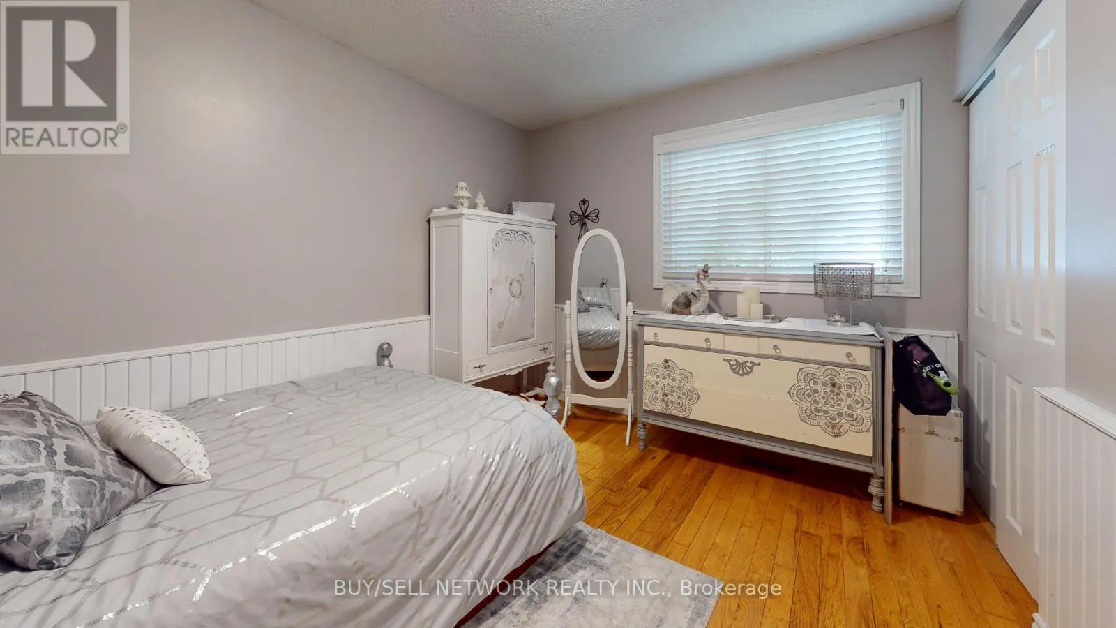 2504 IDYLLWOOD CRESCENT
