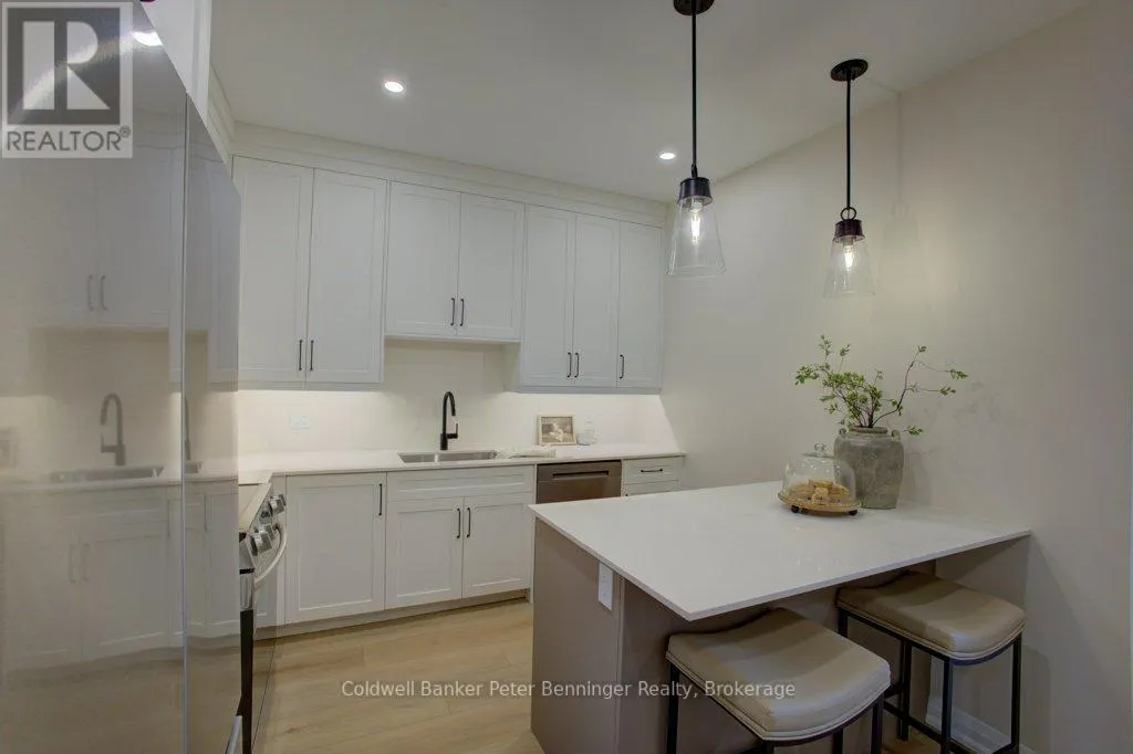 2 - 305 ARNAUD STREET, #2