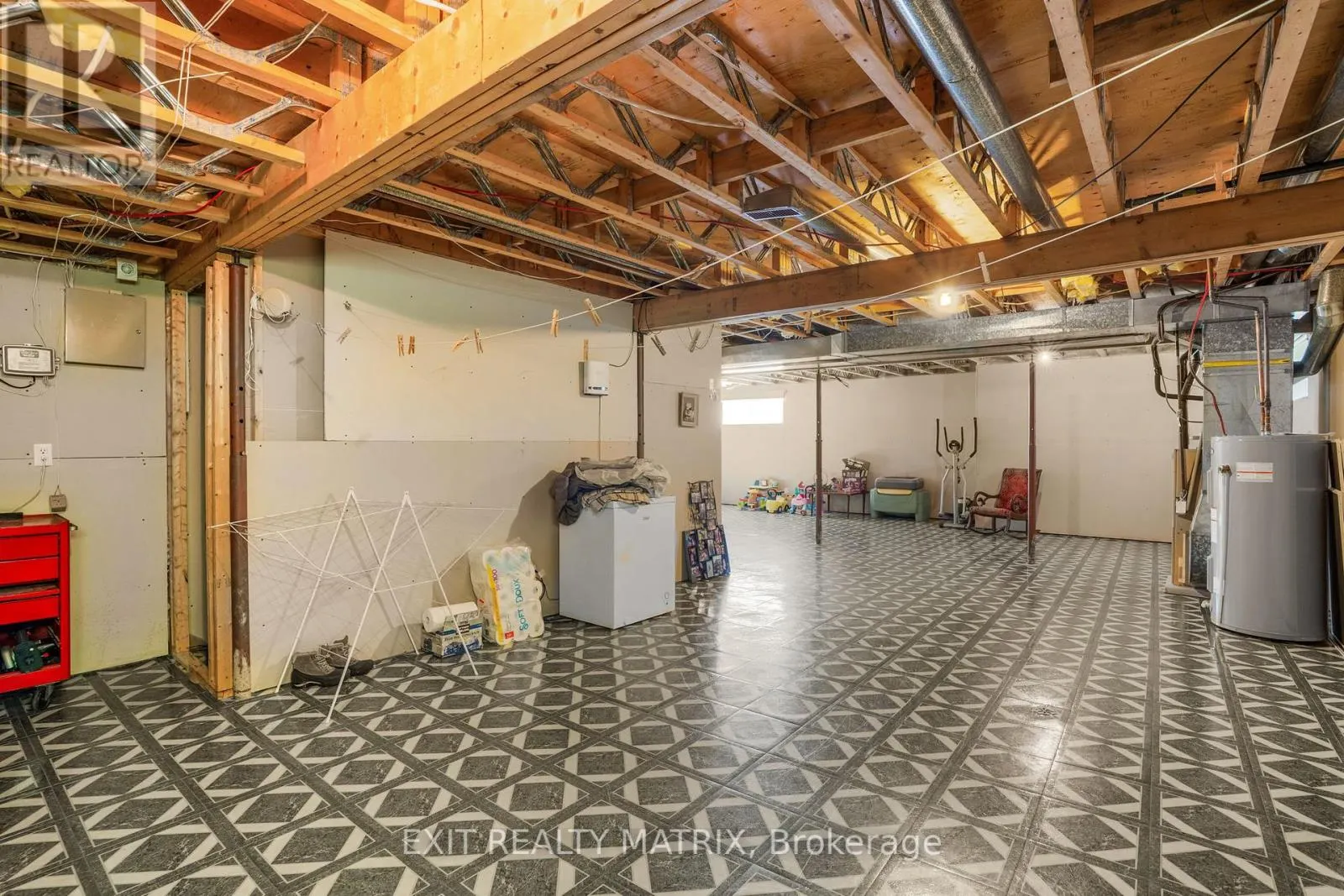 886 PILON STREET