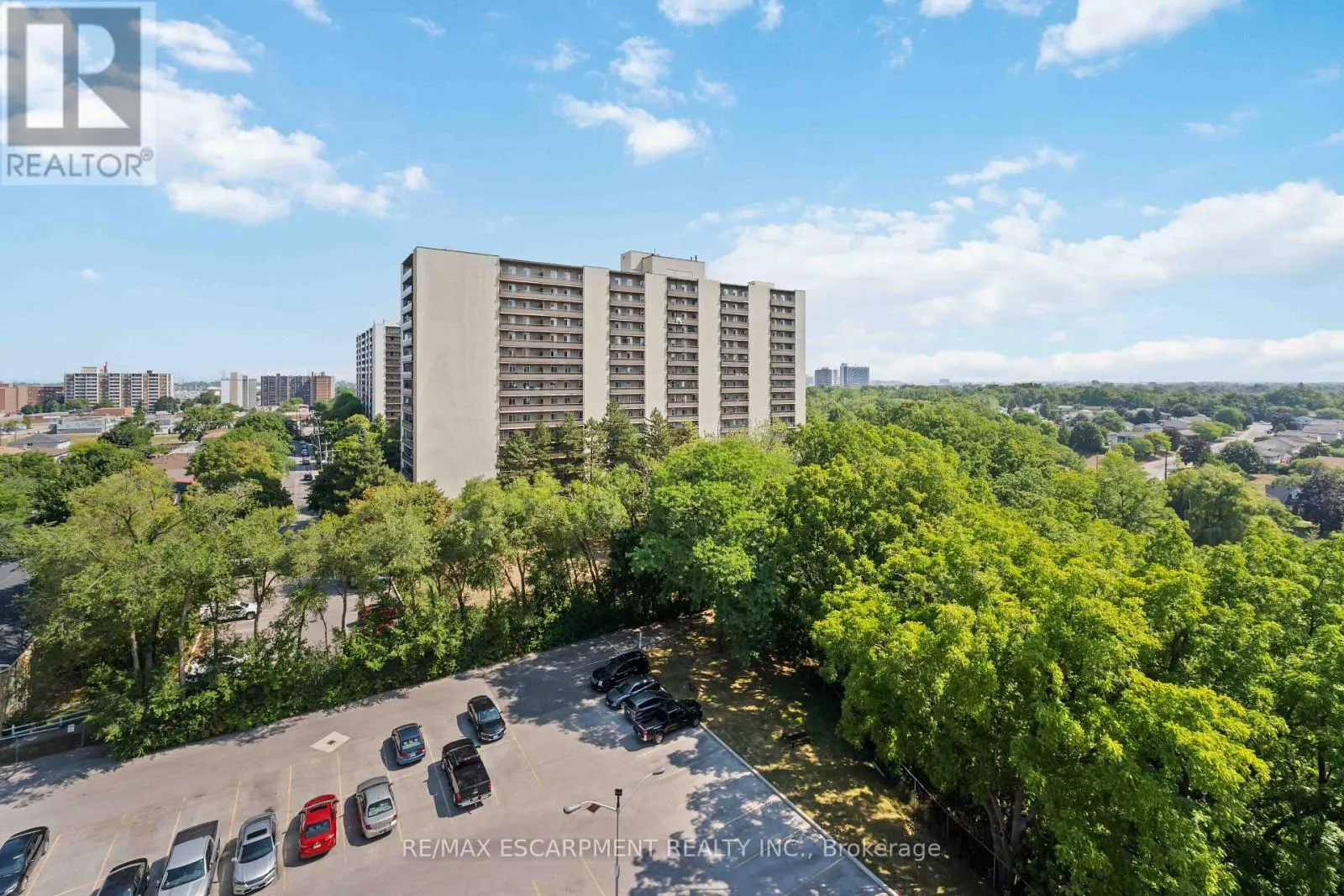 1004 - 75 GLENBURN COURT