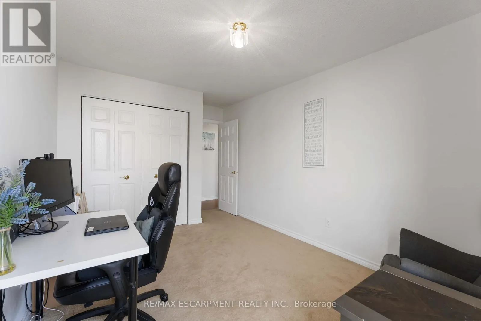 1004 - 75 GLENBURN COURT