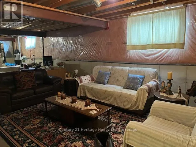 1 - 21 BALAZS COURT, #1