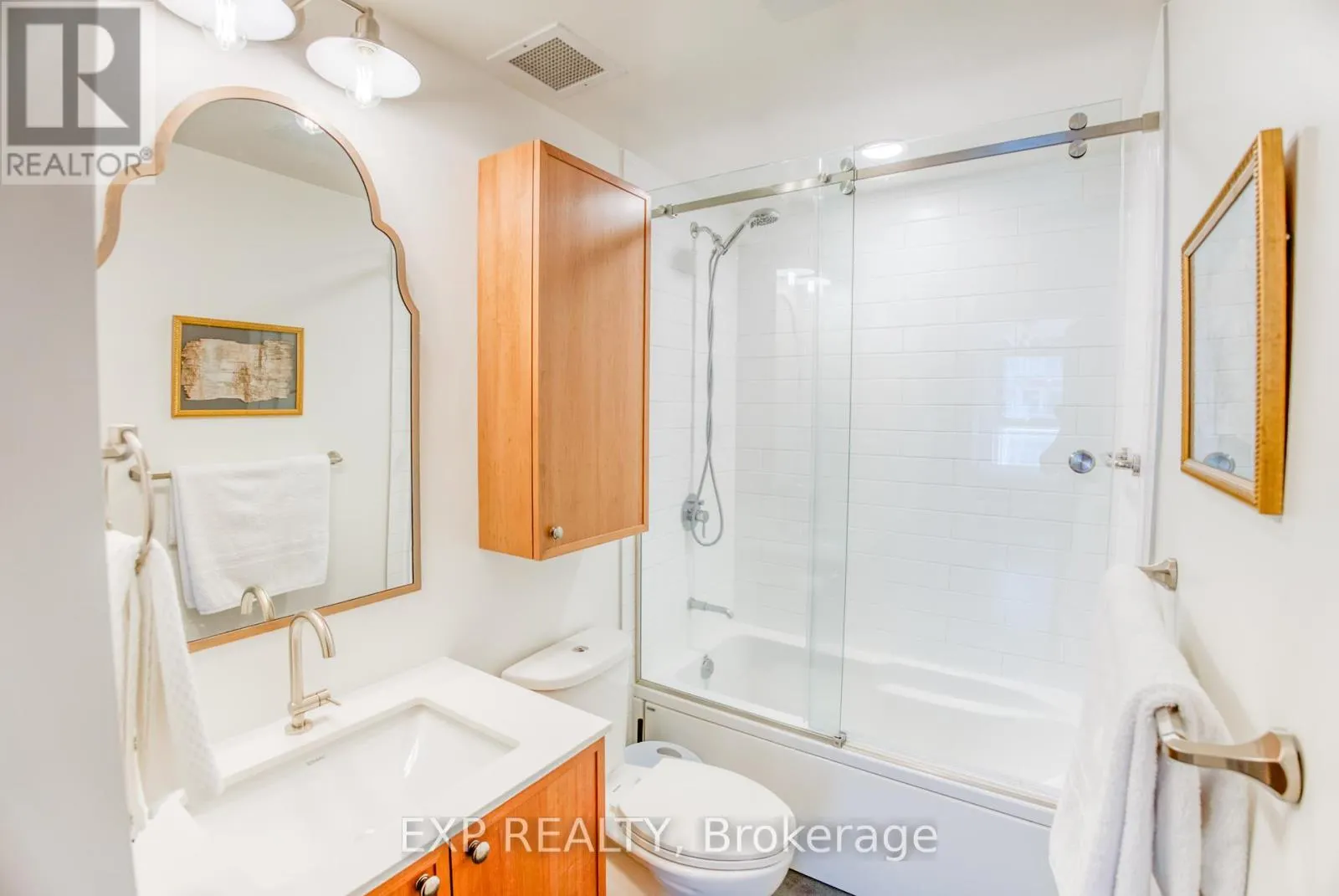 321 - 354 GLADSTONE AVENUE
