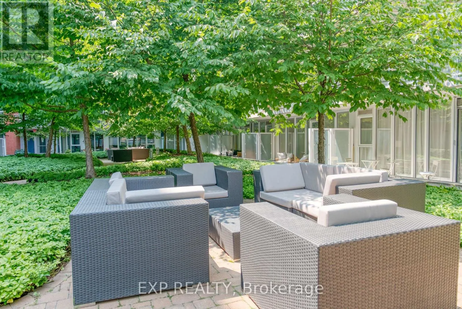 321 - 354 GLADSTONE AVENUE
