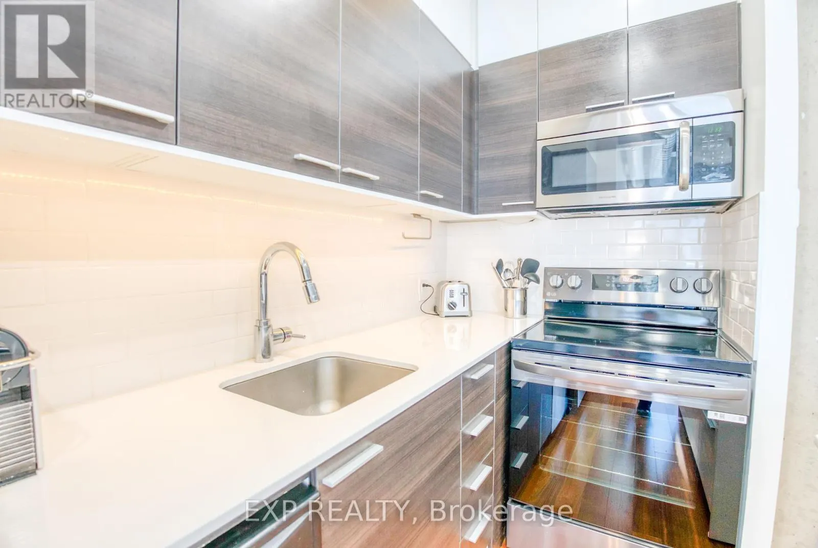 321 - 354 GLADSTONE AVENUE