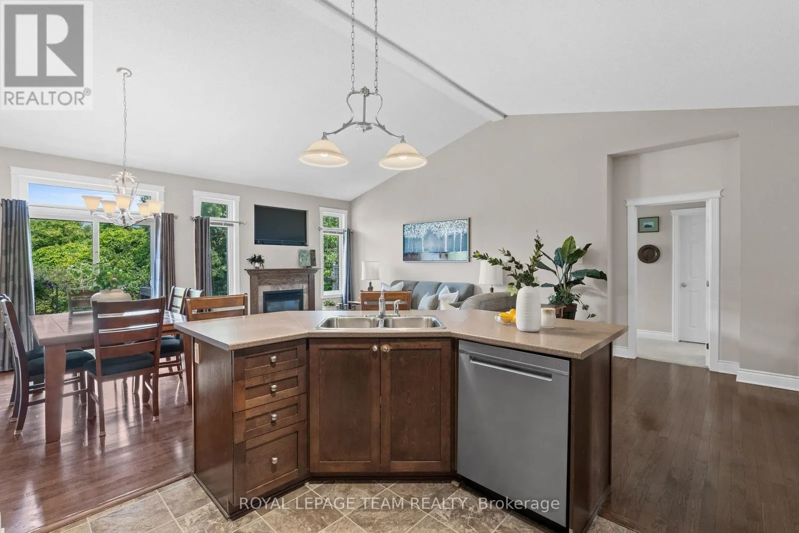 920 BURWASH LANDING BAY
