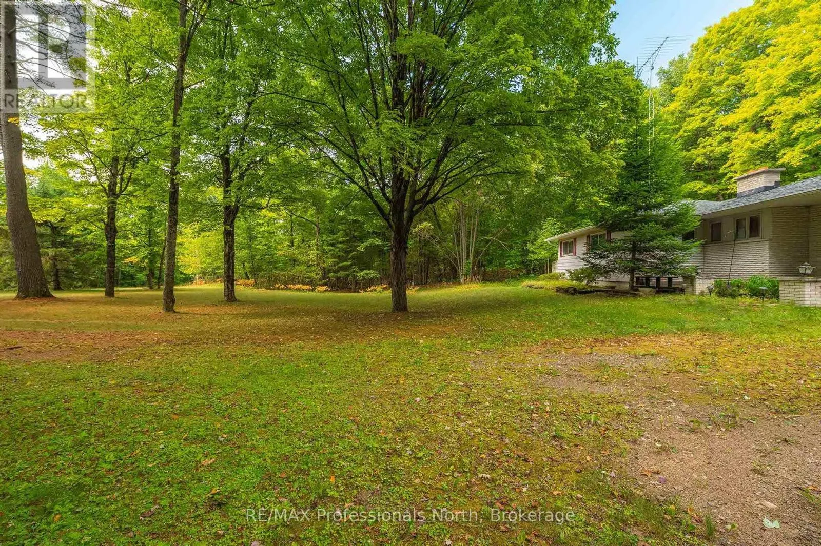 2499 KENNISIS LAKE ROAD