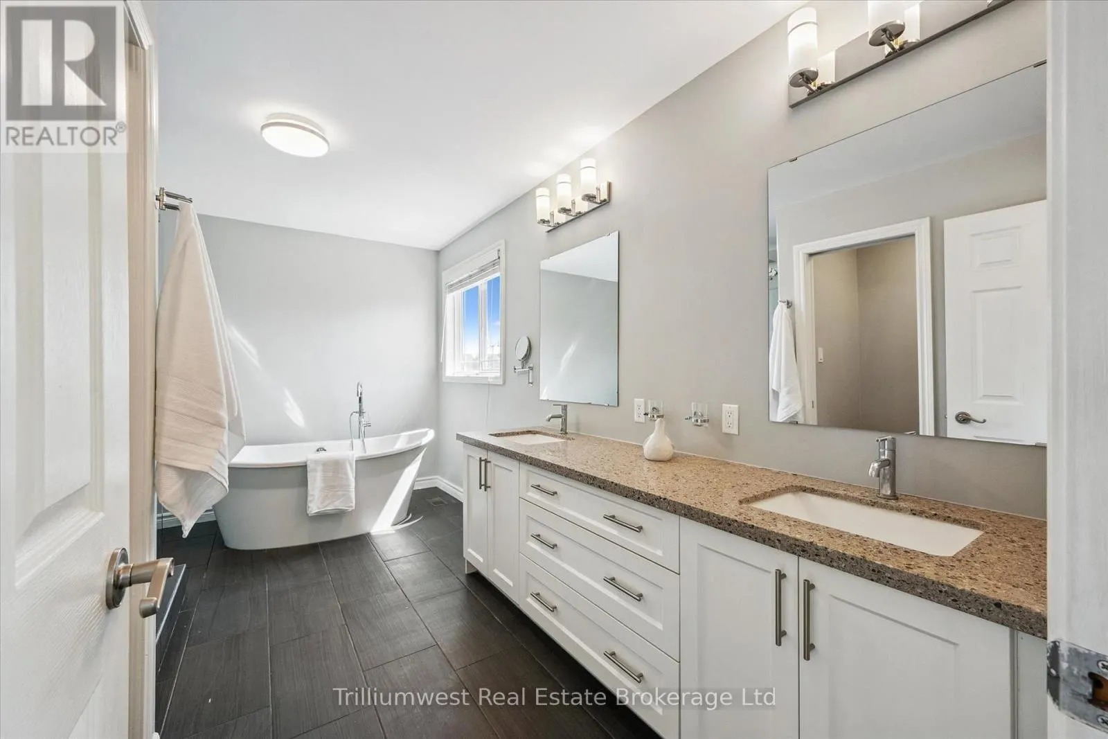 117 SIMMONDS DRIVE