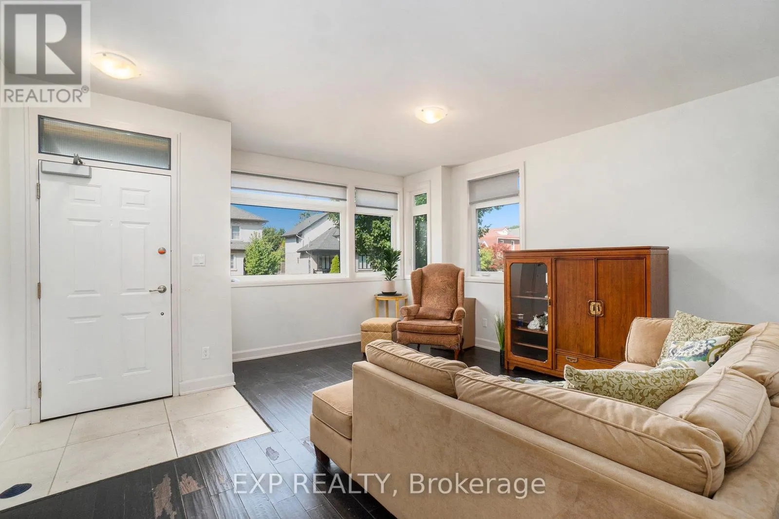 2 - 129 SMIRLE AVENUE