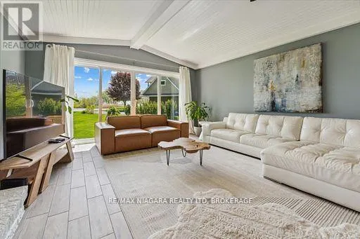 18 ROSEMOUNT AVENUE