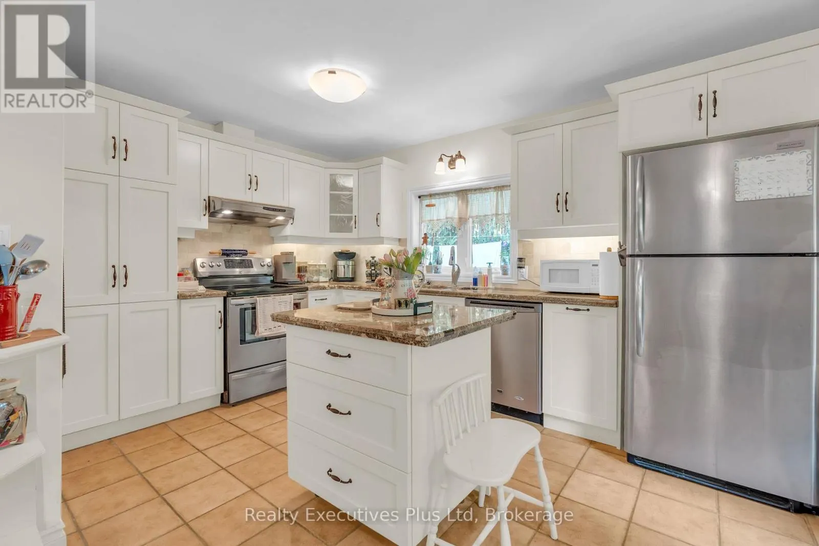 4 GLENHILL PLACE