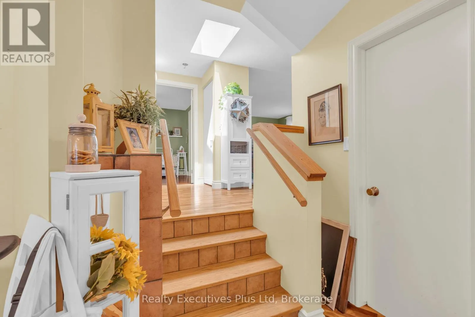 4 GLENHILL PLACE