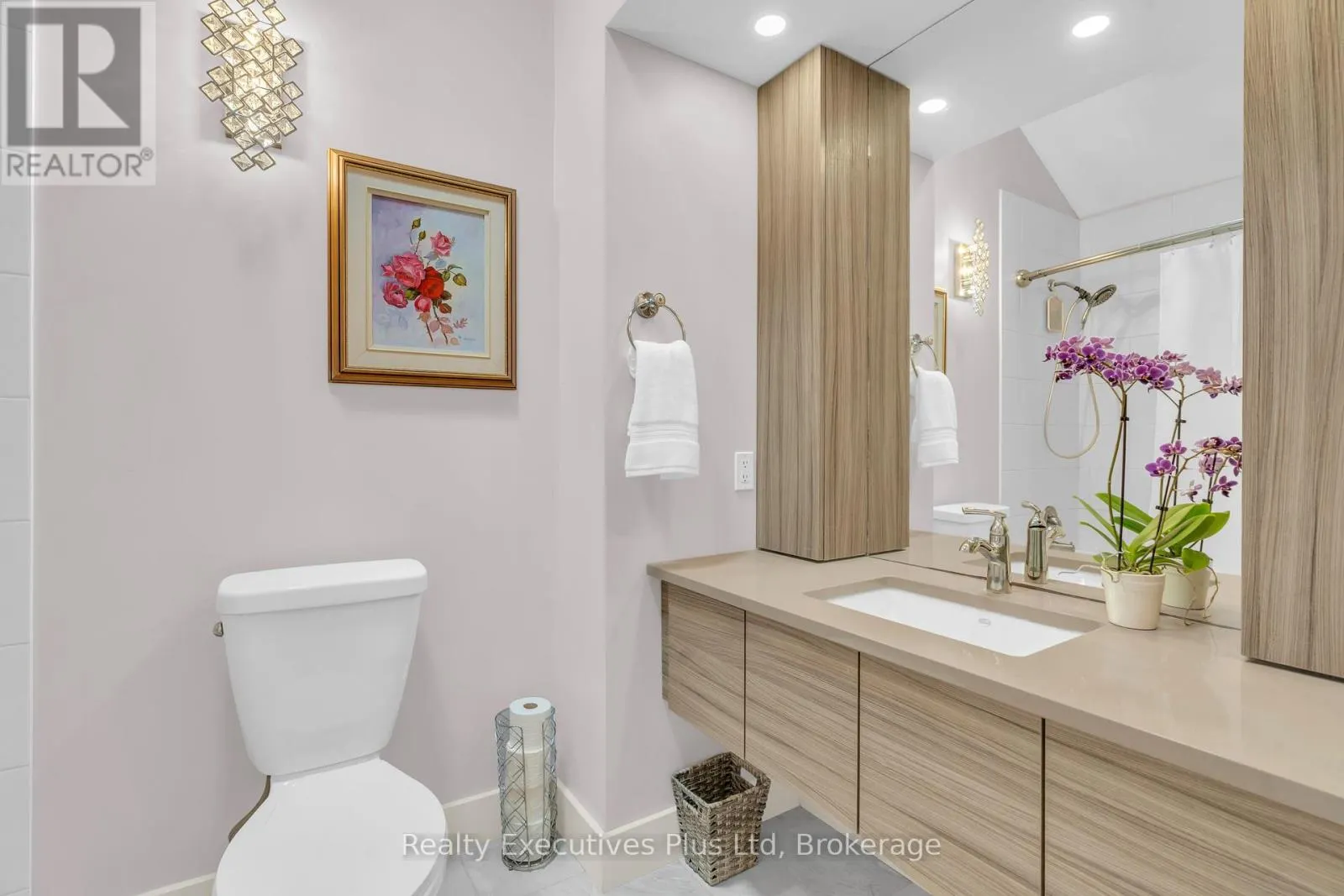 4 GLENHILL PLACE