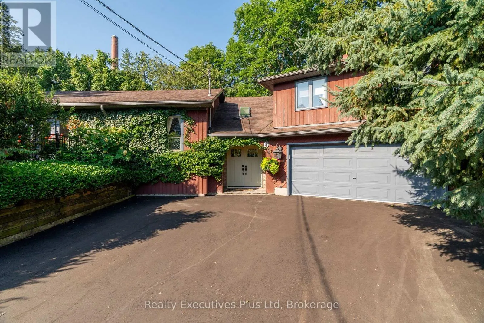 4 GLENHILL PLACE