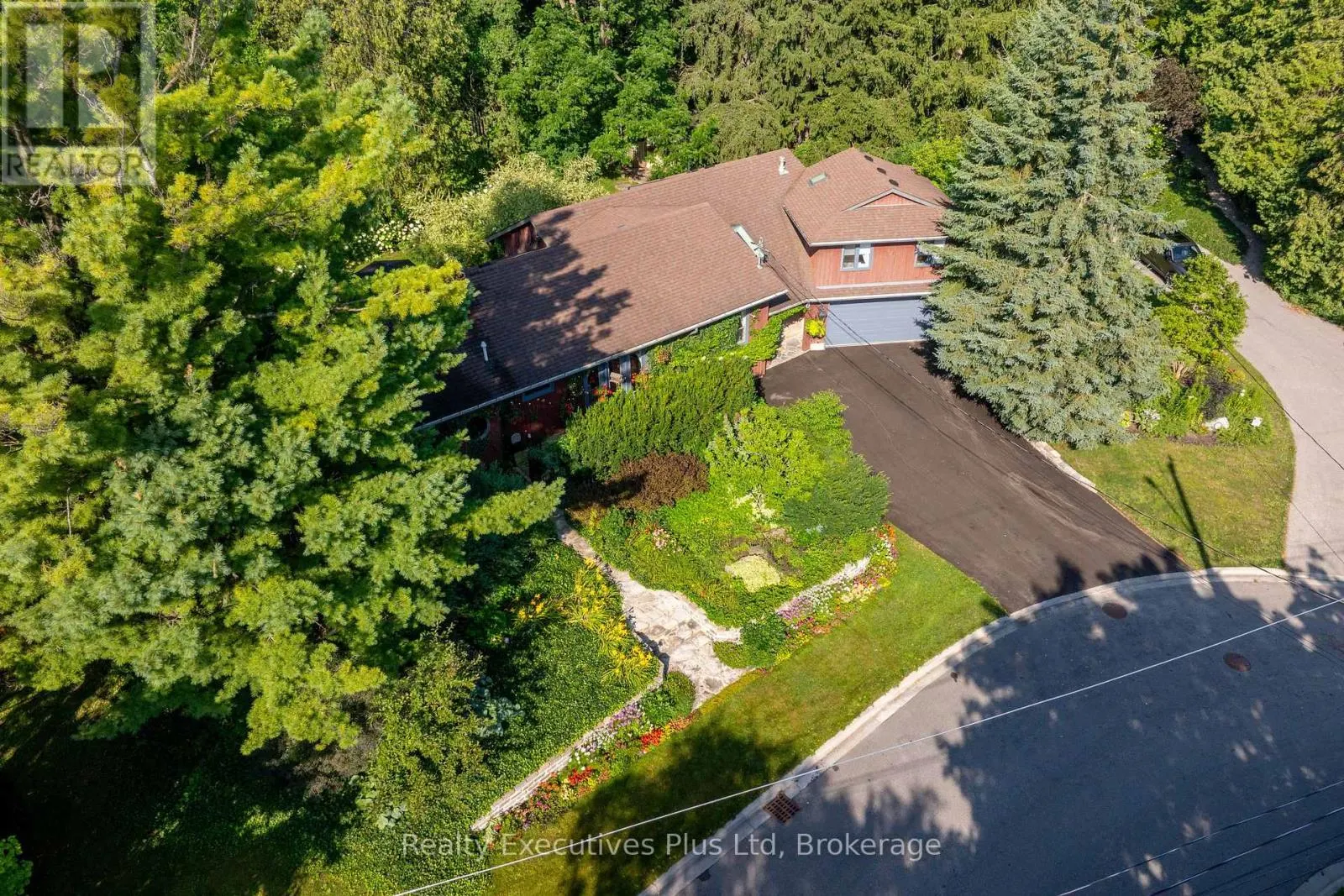 4 GLENHILL PLACE