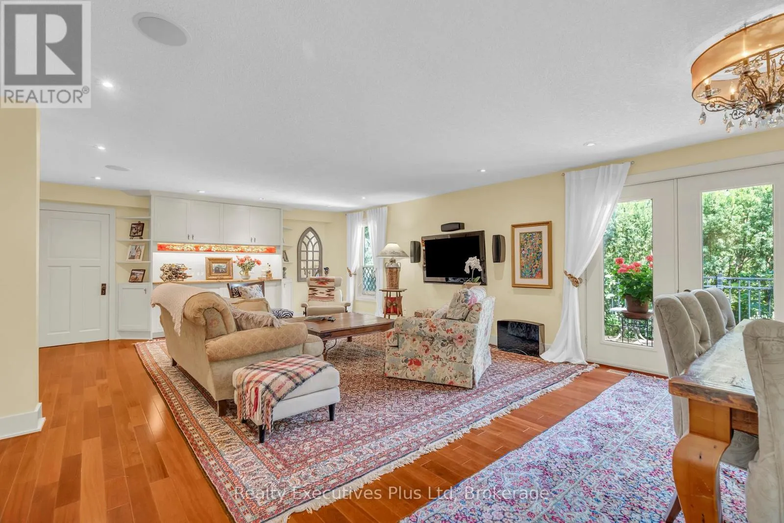 4 GLENHILL PLACE