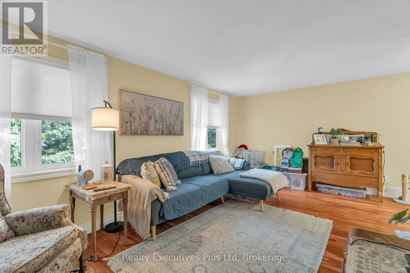 4 GLENHILL PLACE