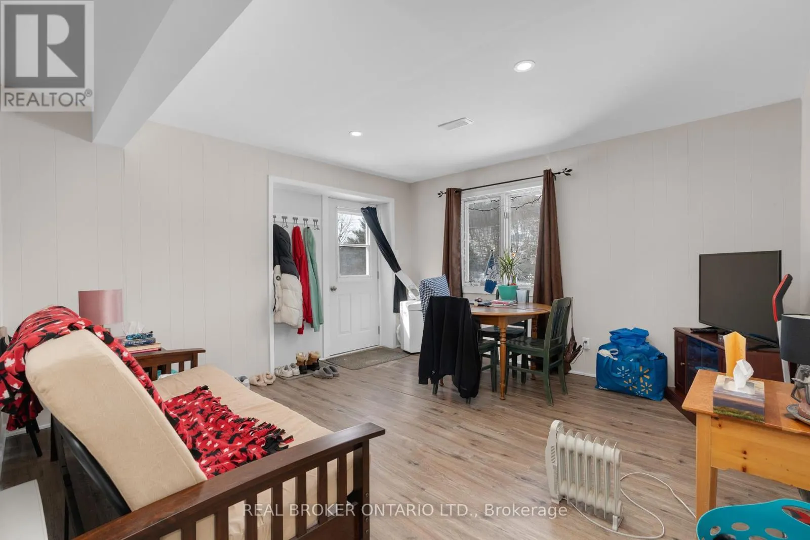 313 SYPLES STREET
