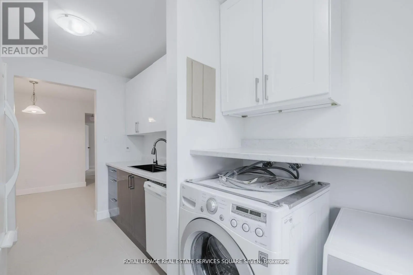 65 - 1096 JALNA BOULEVARD
