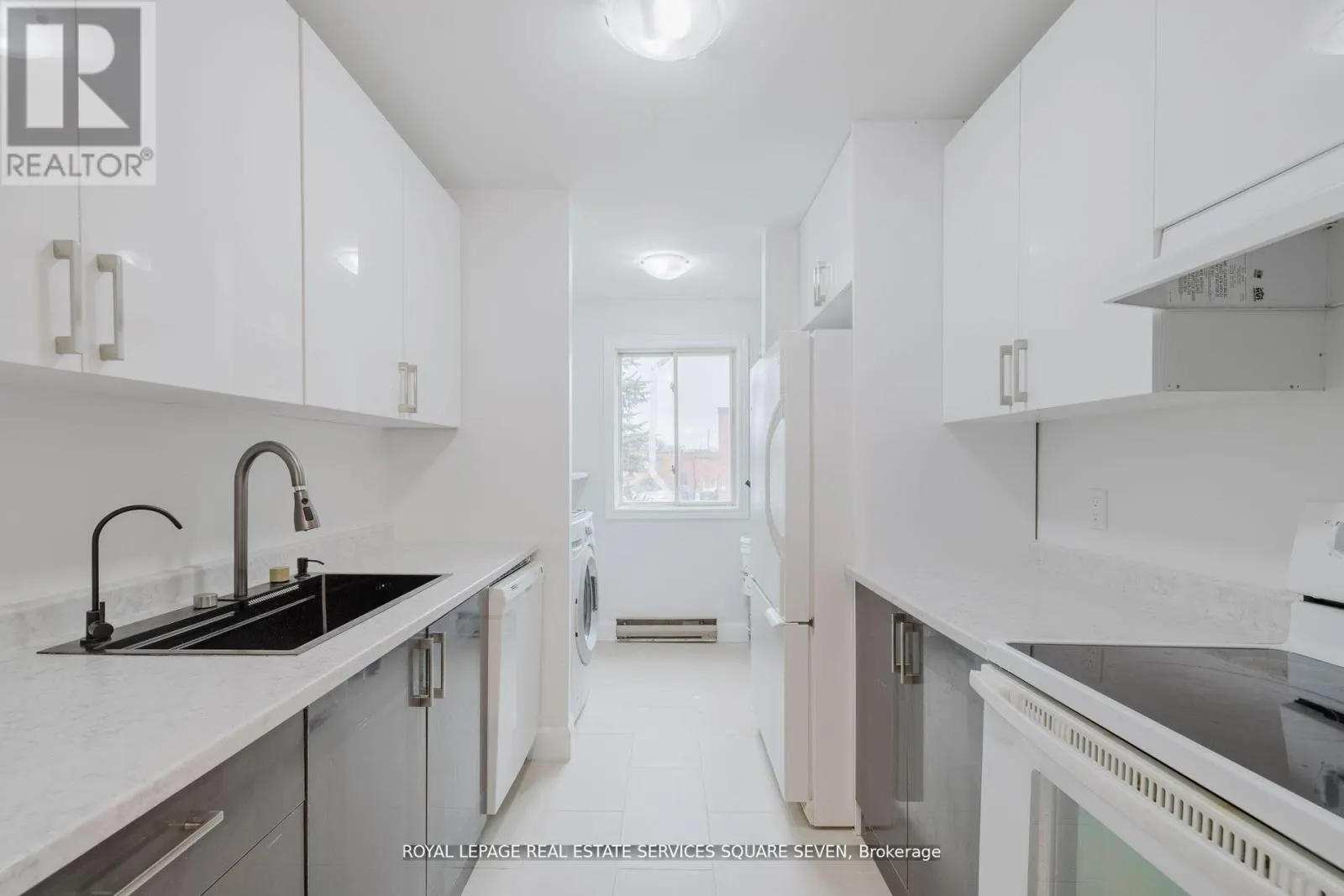 65 - 1096 JALNA BOULEVARD