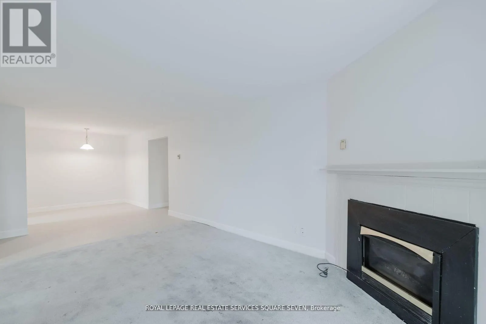 65 - 1096 JALNA BOULEVARD