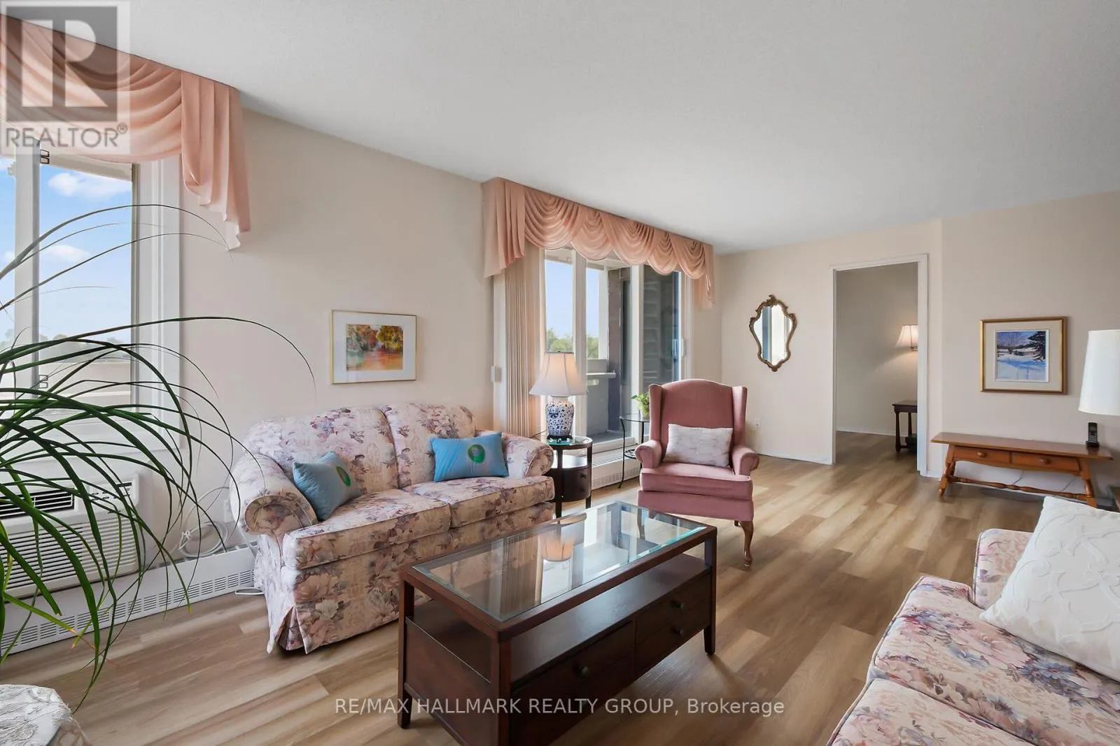 602 - 1081 AMBLESIDE DRIVE