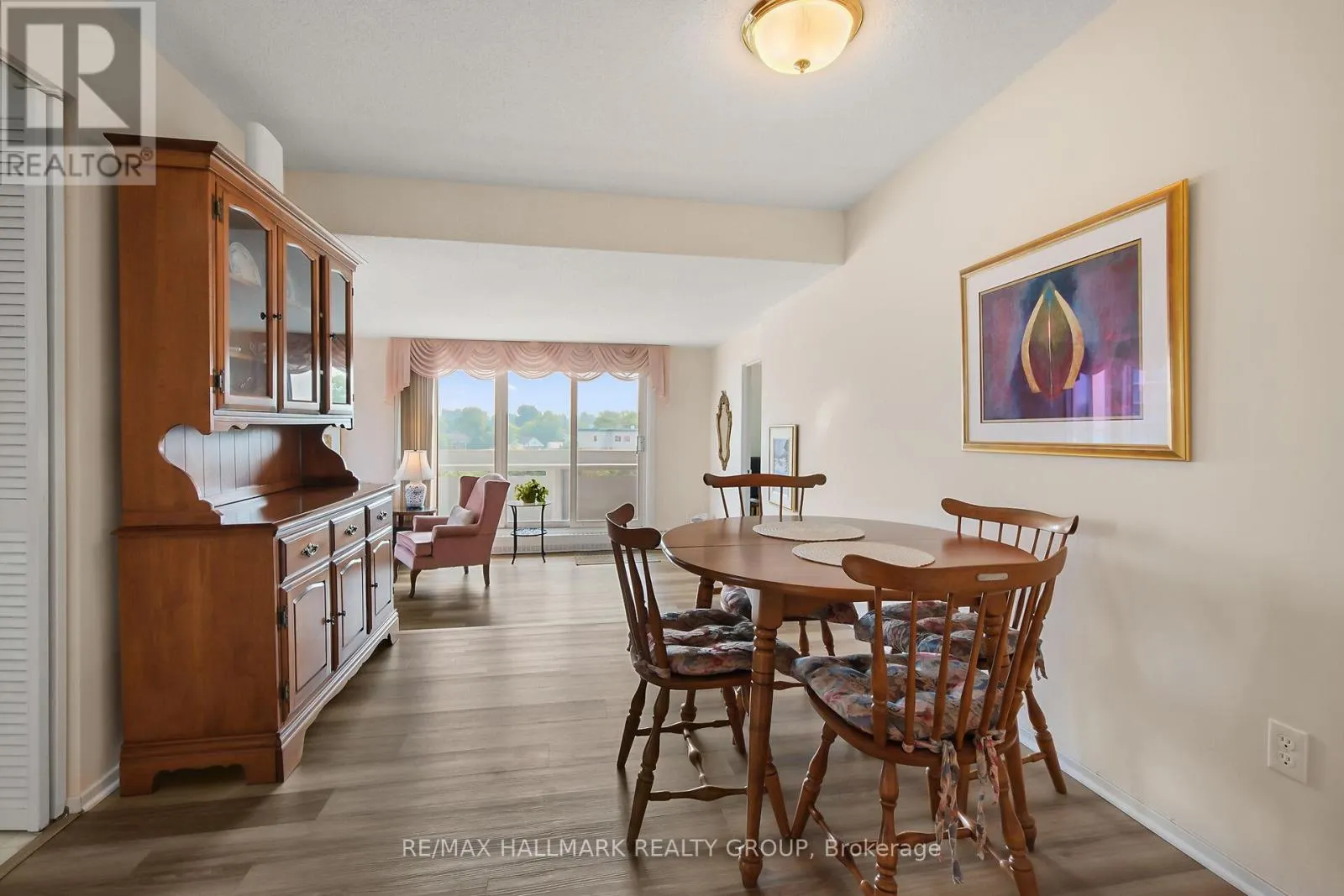 602 - 1081 AMBLESIDE DRIVE