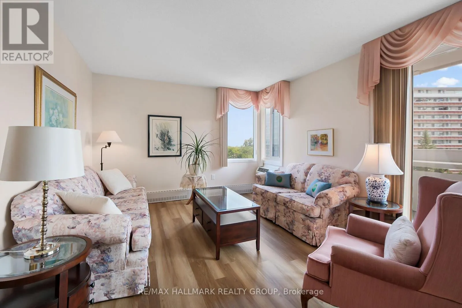 602 - 1081 AMBLESIDE DRIVE