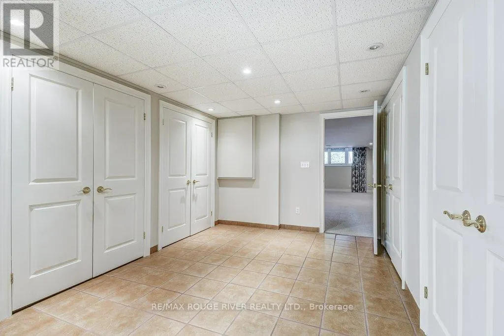 33 BAY BERRY LANE