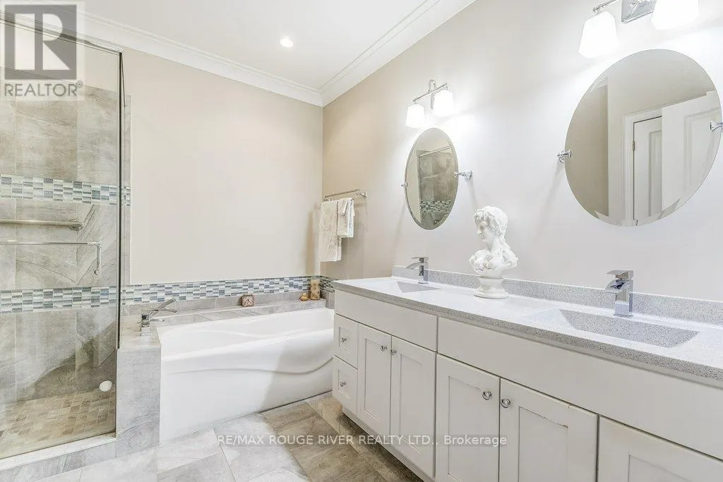 33 BAY BERRY LANE
