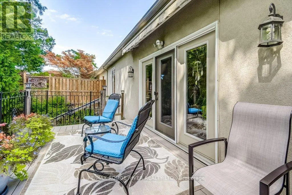 33 BAY BERRY LANE