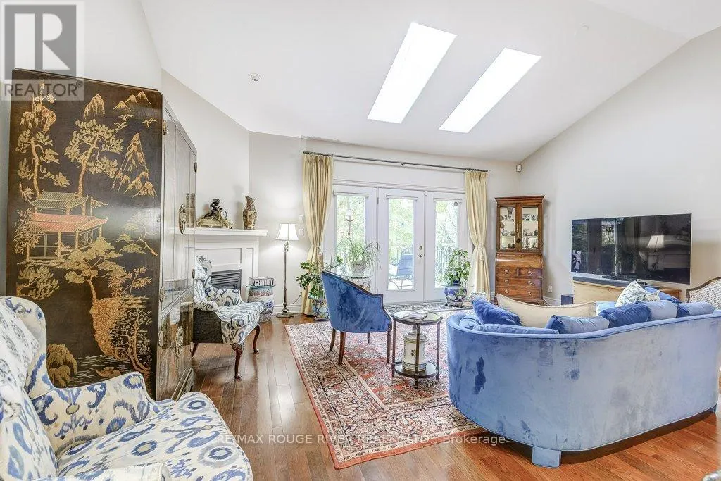 33 BAY BERRY LANE