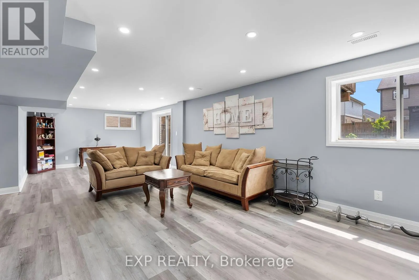 10 RILEY AVENUE