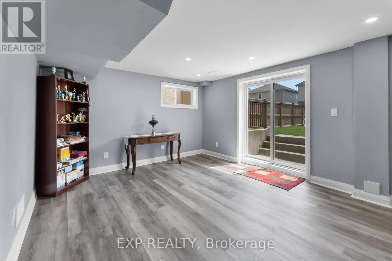 10 RILEY AVENUE
