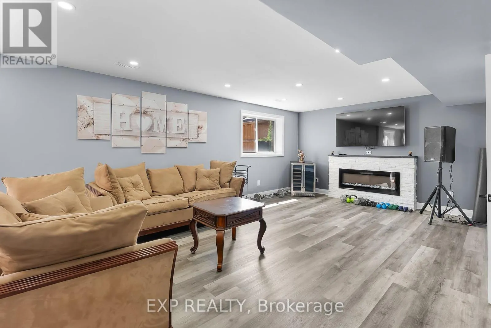 10 RILEY AVENUE