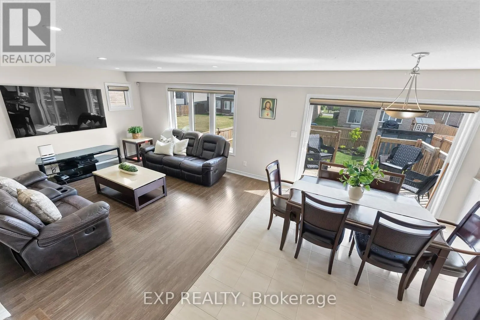 10 RILEY AVENUE