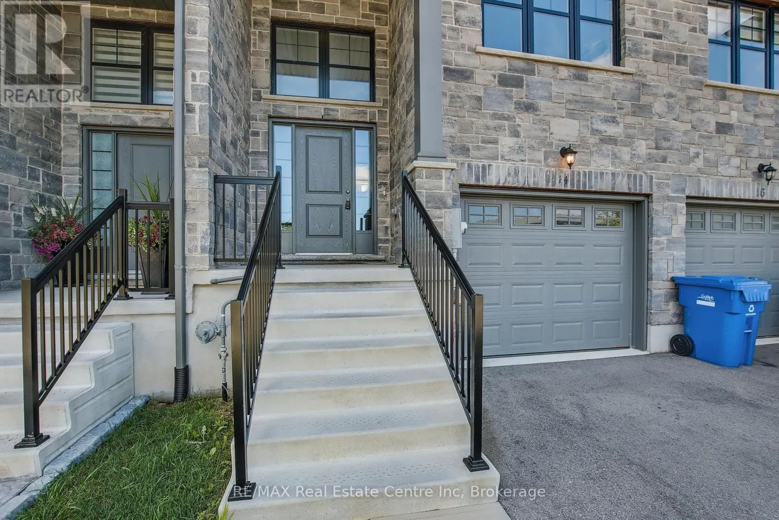 14 KAY CRESCENT