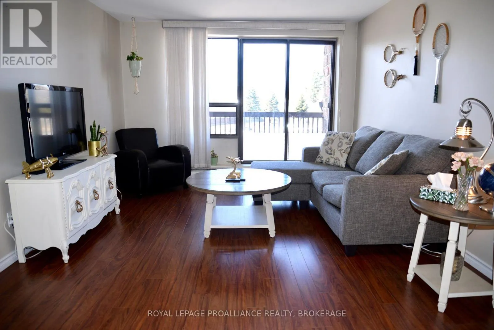210 - 17 ELDON HALL PLACE, #210