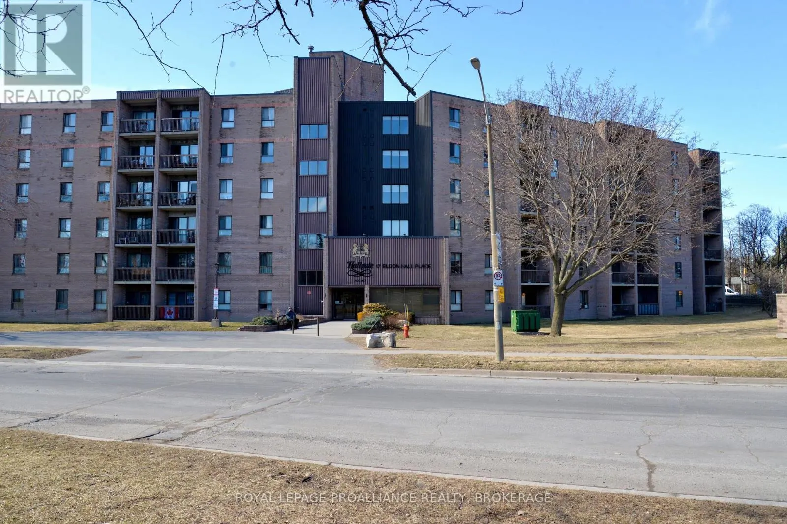 210 - 17 ELDON HALL PLACE, #210